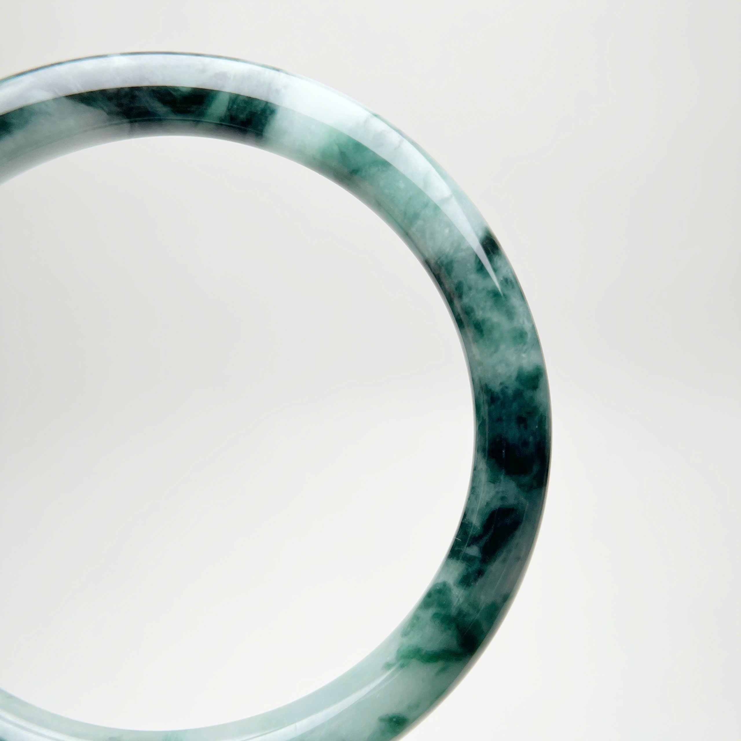 VT001 - Natural Jadeit Jade Bangle Bracelet