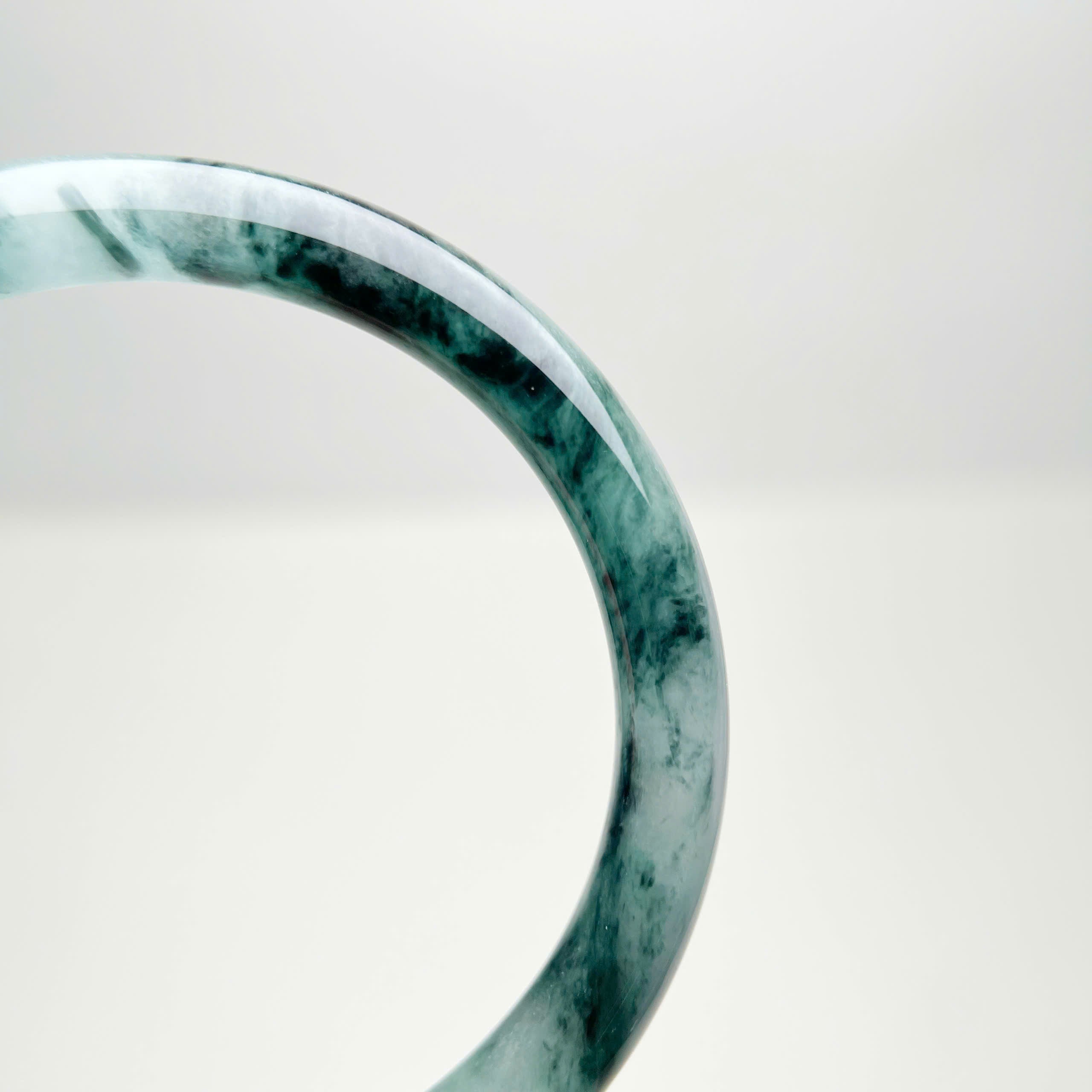 VT002 - Natural Jadeit Jade Bangle Bracelet