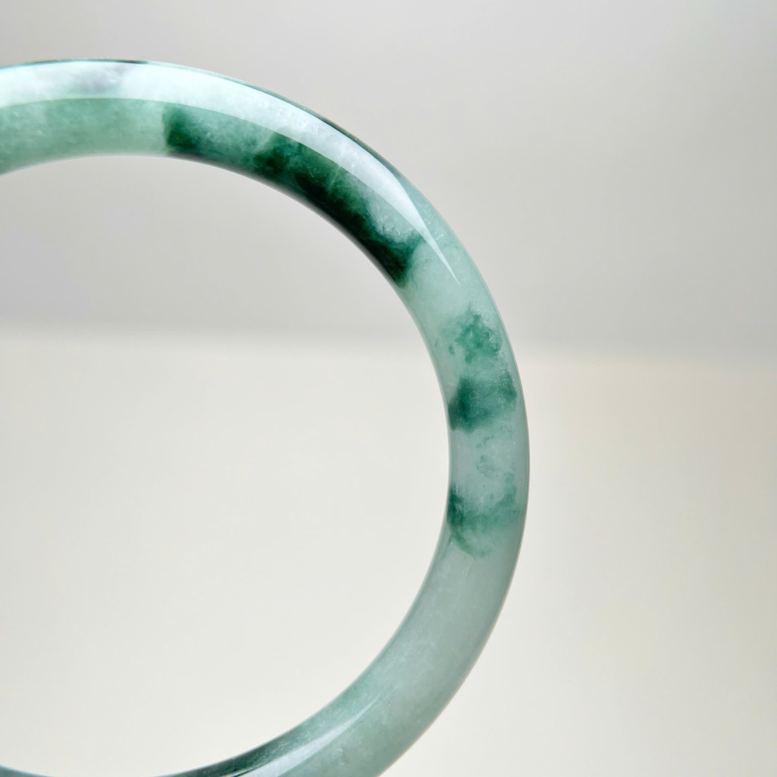 VT003 - Natural Jadeit Jade Bangle Bracelet