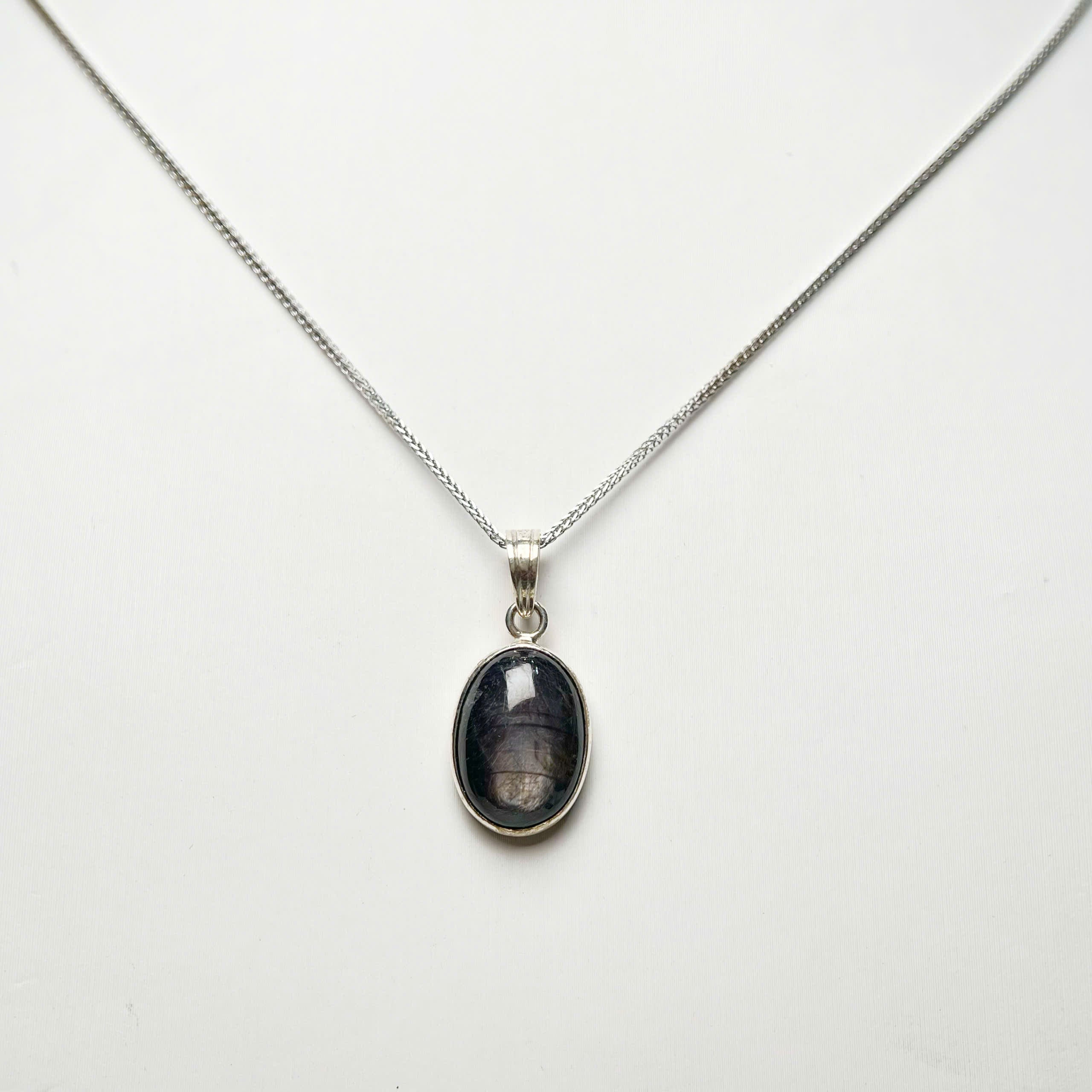 VC001 - Sapphire necklace